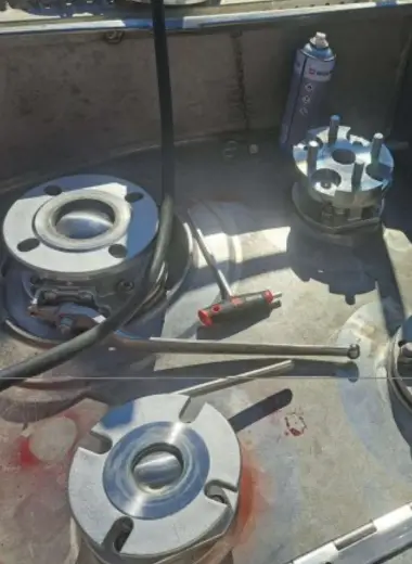 Conversion of shipping containers into modern office units – TankRoutes8 Hamburg