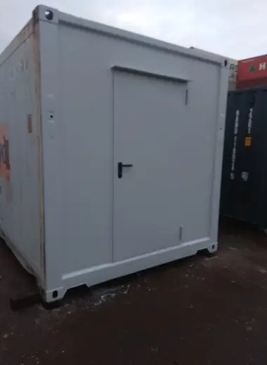 Food grade tank container in Hamburg ready for liquid cargo transport – TankRoutes8