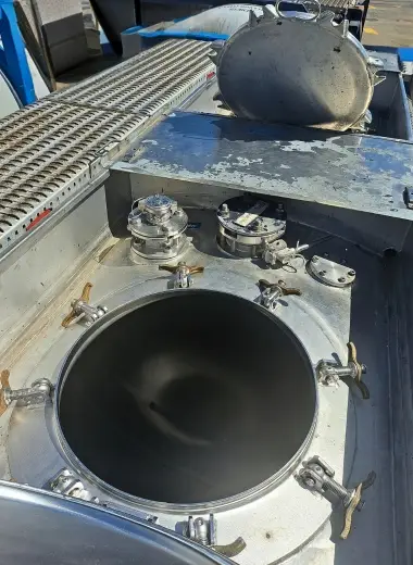 Professional repair of reefer containers by TankRoutes8 – Hamburg service center