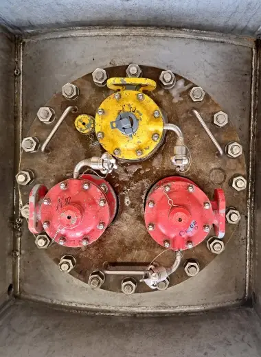 Tank container safety valves inspection and maintenance in Hamburg by TankRoutes8